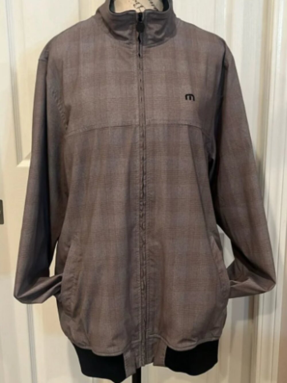 Travis Mathew men’s XL golf wind rain jacket